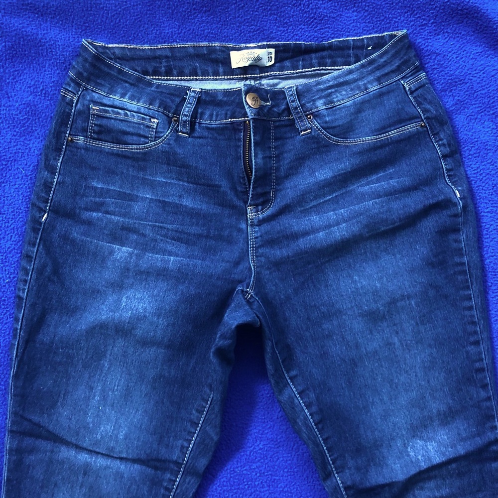 Women’s 10 Skinny Jeans with Zippered Ankle